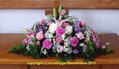 Pinks & White Alter table Arrangement.