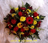 Red and gold posy R P22